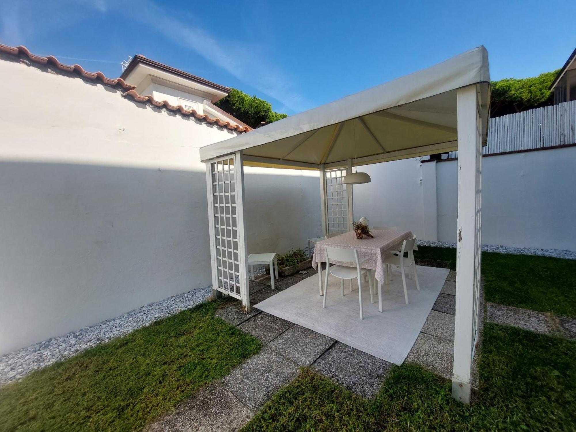 Minzoni94 - Twobedroom+Garden リド・ディ・カマイオーレ エクステリア 写真